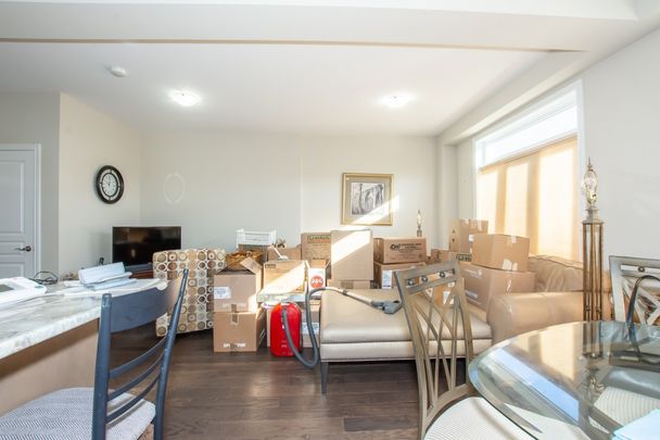 **STUNNING** 3 Bedroom Townhouse in St. Catharines!! - Photo 1