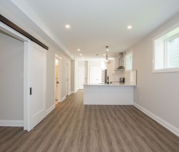 **NEWLY RENOVATED** 1 Bedroom Lower Unit in Welland!! - Photo 5