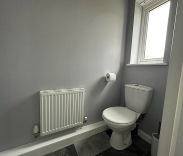 Russet Close, CREWE - Photo 4