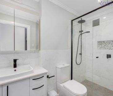 Three bedroom apartment located just one block from Newcastle beach - Photo 5