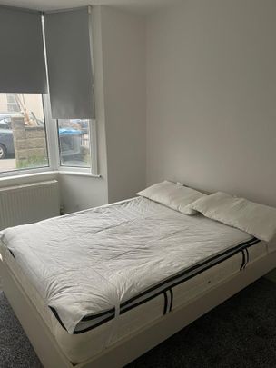 Room in a Shared House, The Drive, CR7 - Photo 1
