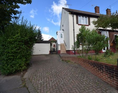 Anslow Place, Nr. Burnham, Slough, Berkshire,SL1 - Photo 3