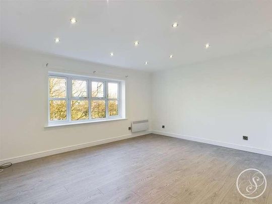 Parkwood Court, Roundhay, Leeds, LS8 - Photo 1