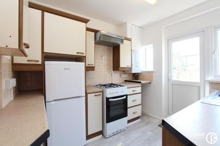 2 bedroom maisonette to rent - Photo 4