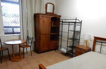 STUDIO APARTMENT CLOSE TO THE BEACH - Photo 2