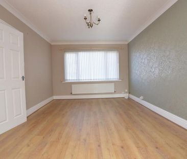 3 bedroom detached house to rent - Photo 3