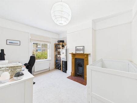Crown Road, St Margarets, London, TW1, Twickenham - Photo 2