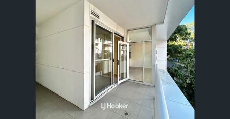 Quiet and Private Home Close to Transport & Gordon Shops - Photo 2