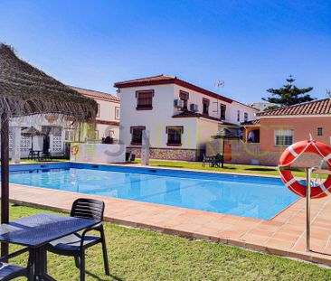 Alquiler de chalet adosado en Calle Capri - Photo 5