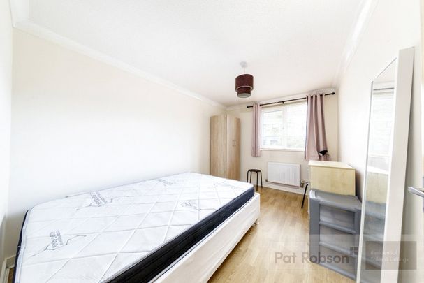 Chillingham Road Flat 4, Newcastle Upon Tyne - Photo 1