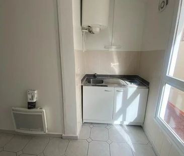 Location Appartement 3 pièces 37m² ST MAUR DES FOSSES 94210 - Photo 1
