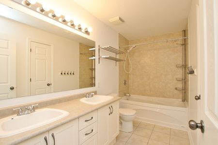 For Lease - 346 Glenbrae Avenue, Kanata, Ontario - Photo 5