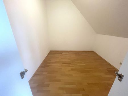 DG-Maisonette mit Terrasse in Liesing // 1 Schlafzimmer + große Galerie!! - Photo 4