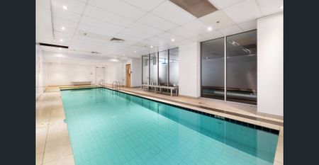 Stunning Fully Furnished Three Bedroom Apartment - Photo 3