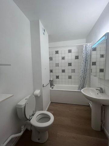 Location Appartement 2 pièces 45m² BESANCON 25000 - Photo 4