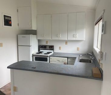 Nice and tidy great location - Photo 6