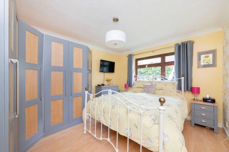 3 bedroom detached bungalow to rent - Photo 5