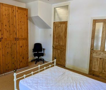 4 bedroom terraced house to rent - Photo 5