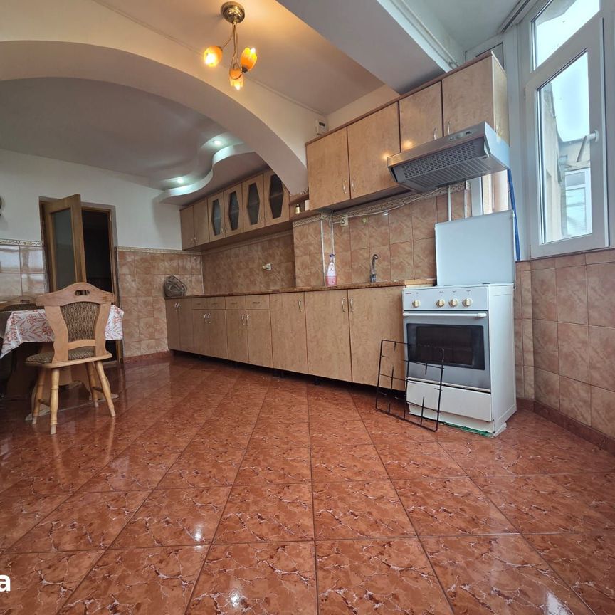 DE INCHIRIAT Apartament 2 camere : Moisil, Spital, Scoala 10 - Fotografie 1