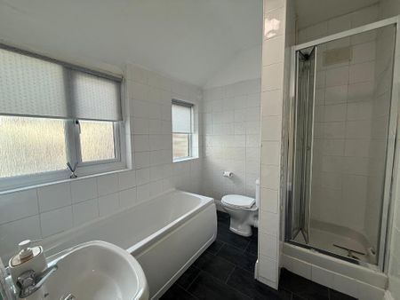 2 bedroom terraced house to rent - Photo 3