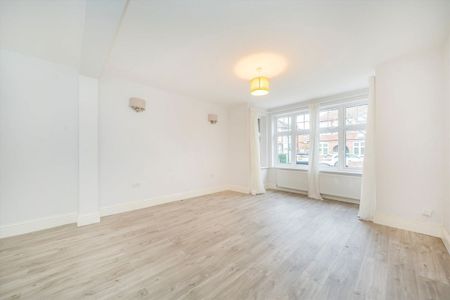 Chelwood Gardens, TW9 4JQ, Kew - Photo 2