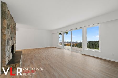 House in North Vancouver, BC - Photo 5