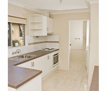 10 Goorawin Street, Runaway Bay - Photo 2