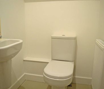 2 Bed House - Photo 4