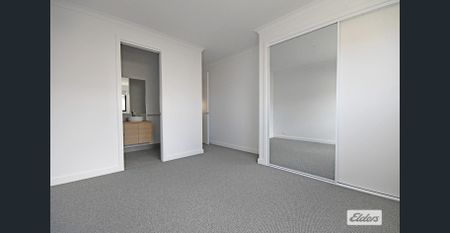 Stylishly built and presented 4 bedroom family home with study and three bathrooms - Photo 3