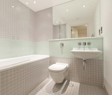 1 bedroom in a flat share to rent - Photo 1