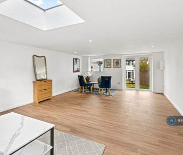 3 bedroom terraced house to rent - Photo 2