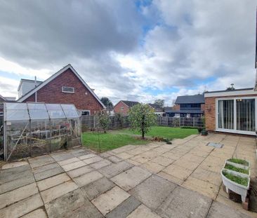 3 bedroom detached house to rent - Photo 3