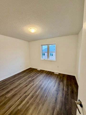 For Lease - 9 Vinewood Crescent, Barrie, Ontario - Photo 4