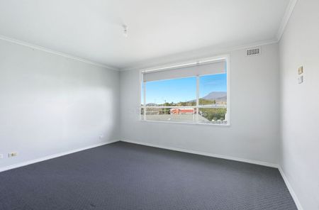 Well Maintained Family Home - Photo 2