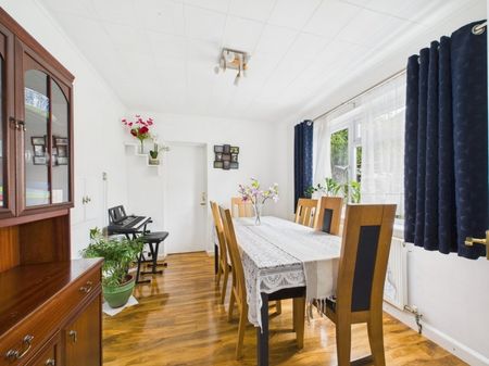 Arnold Road, Staines-upon-Thames, Surrey,TW18 - Photo 4