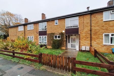 Drakes Drive, STEVENAGE - Photo 2