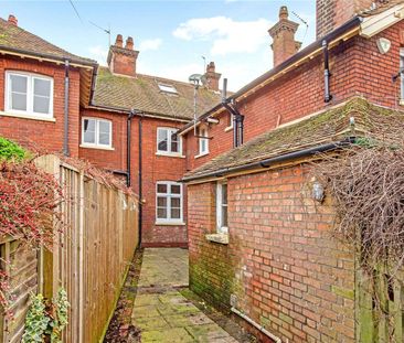 Delightful period terrace cottage within the renowned Childwickbury... - Photo 3
