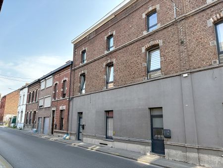 Appartement met één slaapkamer in Morlanwelz - Photo 2
