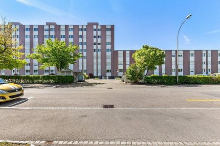 Lichtdurchflutete 3.5 Zimmer Wohnung mit offener Küche und top Lage! - Photo 4