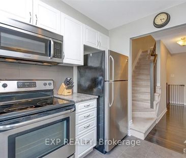 For Lease - 220 CAYMAN Road, Stittsville - Munster - Richmond, Ontario - Photo 2