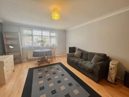 Wells Gardens, Elm Park, RM13 7LU, Property for rent - Photo 2