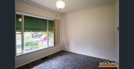 Excellent Location - Photo 4