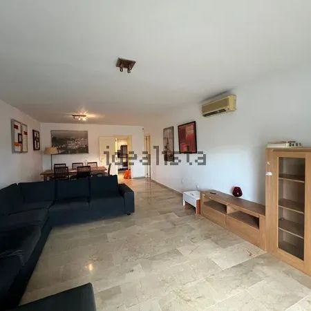 Alquiler de piso en Calle de las Adelfas - Photo 1