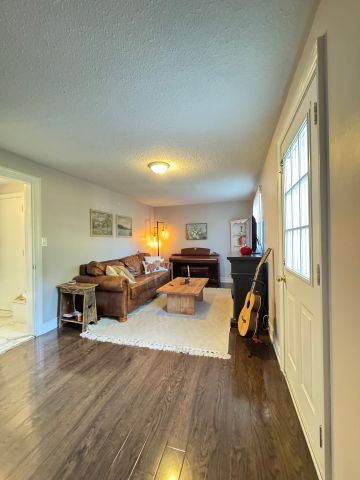 For Lease - 123 Wilson Drive, Milton, Ontario - Photo 2