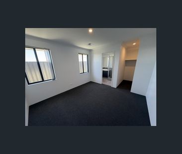 Spacious Family Home Available Now - Photo 3