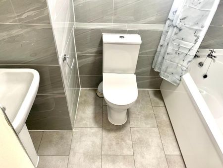 2 bedroom maisonette to rent - Photo 4