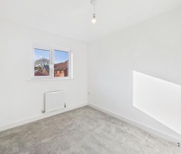 Rudloe Drive, Kingsway, Gloucester - Photo 2