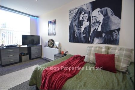 1 bedroom flats in Leeds - Photo 2