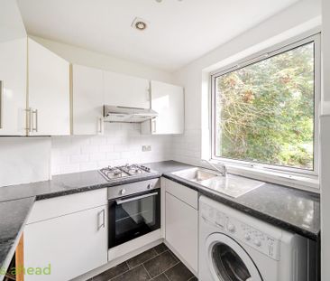 2 bedroom end of terrace house to rent - Photo 5