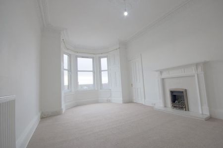 3 bedroom flat to rent - Photo 3